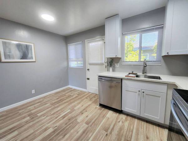 3BR/2BA Apartment · Hayward photo 5