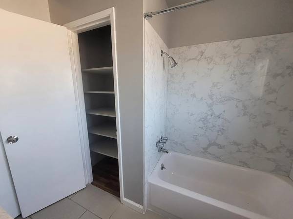 2BR/1BA Apartment · El Cerrito photo 4