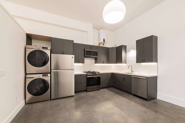 0BR/1BA Apartment · Oakland photo 4