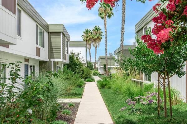 Fairway Village photo 3