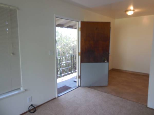 2BR/1BA Apartment on Josephine St. · Berkeley photo 4