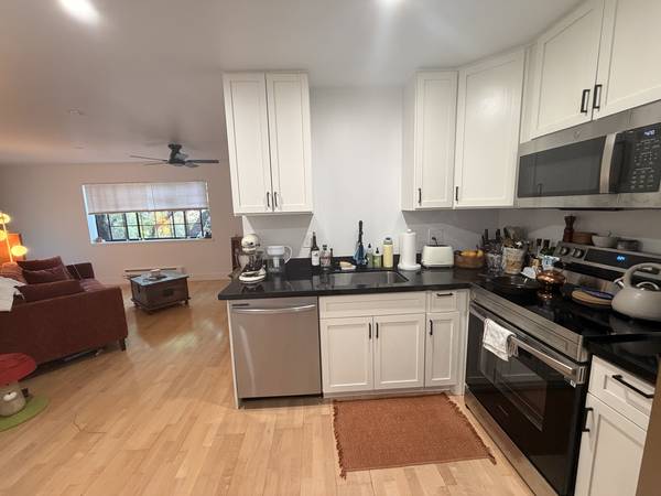 1BR/1BA Apartment · San Rafael photo 4