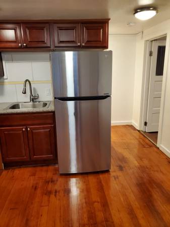 2BR/1BA Apartment · Berkeley photo 4