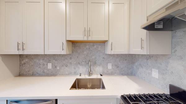 1BR/1BA Apartment on Golden Gate Avenue · San Francisco photo 4