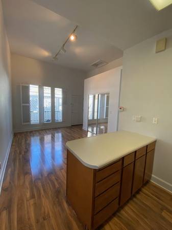 0BR/1BA Duplex on Fifth Ave · Kentfield photo 4
