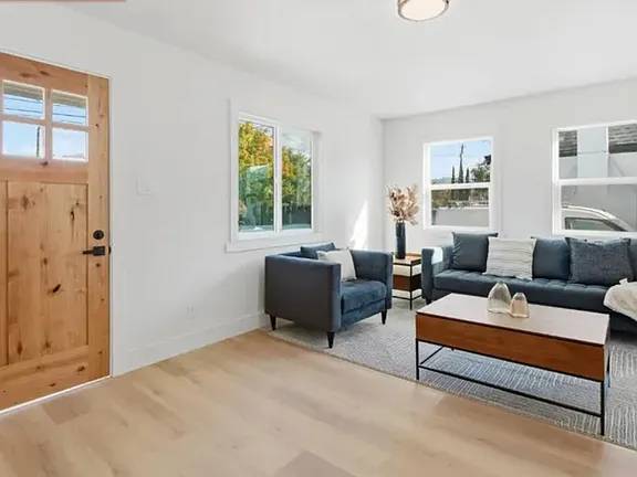 SAN JOSE - Beautifully Maintained 2/1 Single Family Home photo 4