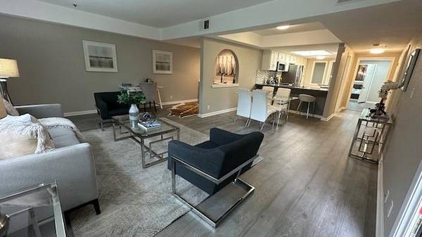 1BR/1BA Condo · Palo Alto photo 2