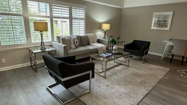 1BR/1BA Condo · Palo Alto photo 5