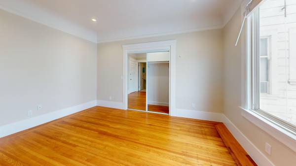 2079 Market photo 5