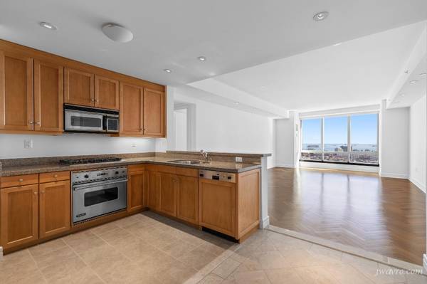 2BR/3BA Condo · San Francisco photo 3