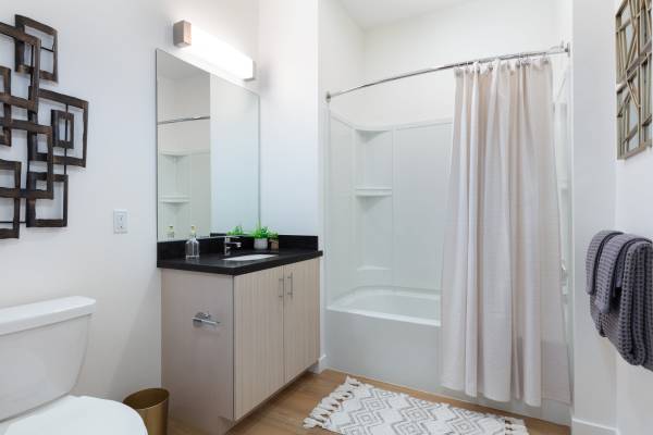 Apartments on Rollins Rd · Millbrae photo 3