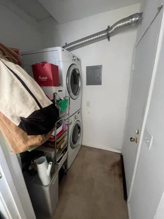 2BR/1BA Apartment · Oakland photo 5
