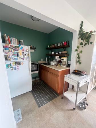 2BR/1BA Apartment · Oakland photo 4