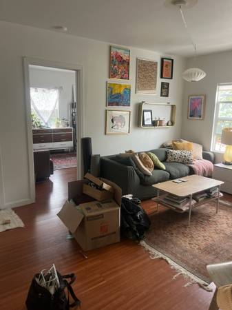 2BR/1BA Apartment · Oakland photo 2