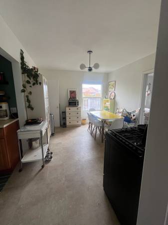 2BR/1BA Apartment · Oakland photo 3