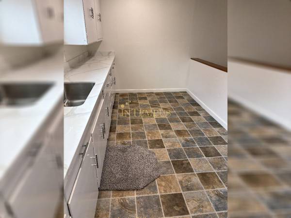 Apartments on Tyrella Ave · Mountain View photo 5