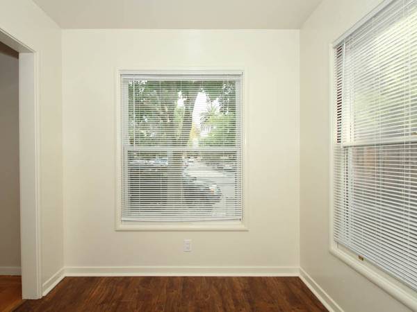 Apartments on Forest Ave · Palo Alto photo 3