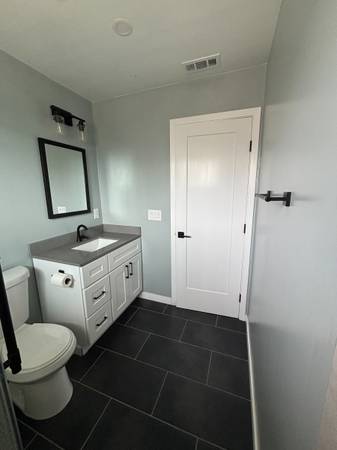 2BR/1BA Single Family House · Oakland photo 3