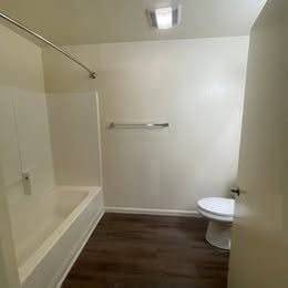 2146 Bedford St photo 5