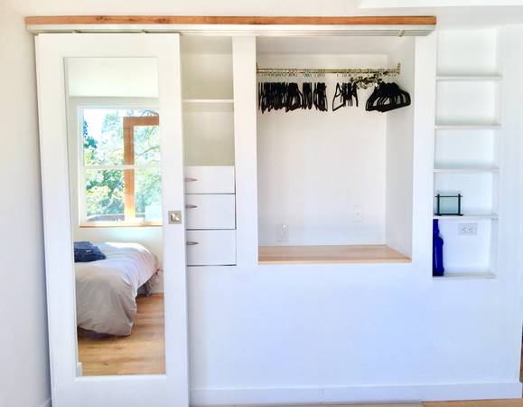 1BR/1BA Apartment · Mill Valley photo 3