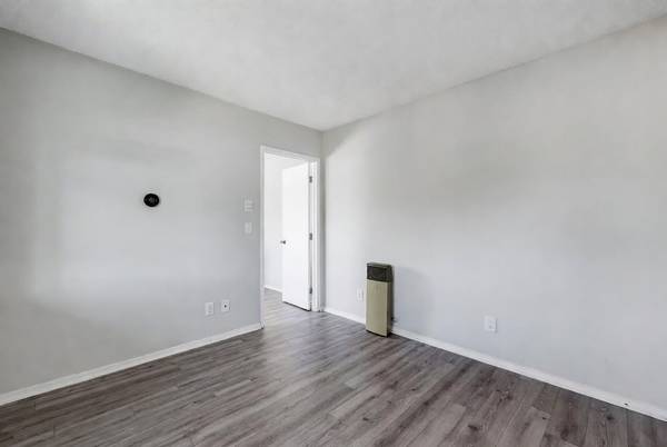 2BR/1BA Single Family House · Santa Rosa photo 3