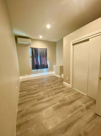 0BR/1BA Duplex · Redwood City photo 3