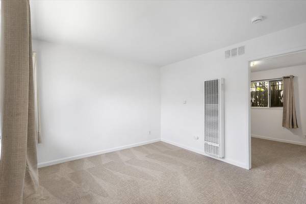 1BR/1BA Apartment on E 25th St Unit 1847 E. 25th St. · Oakland photo 2