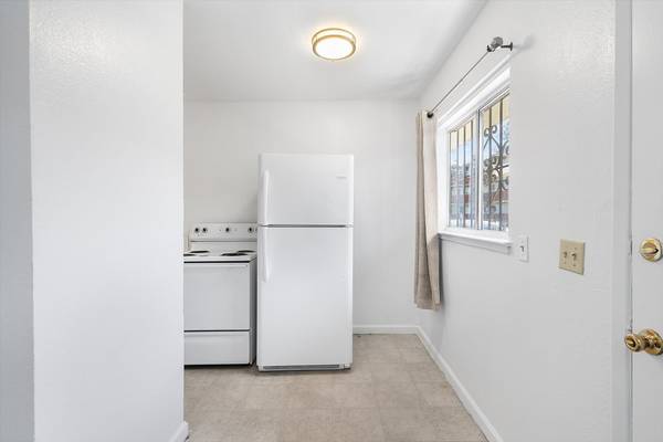 1BR/1BA Apartment on E 25th St Unit 1847 E. 25th St. · Oakland photo 5