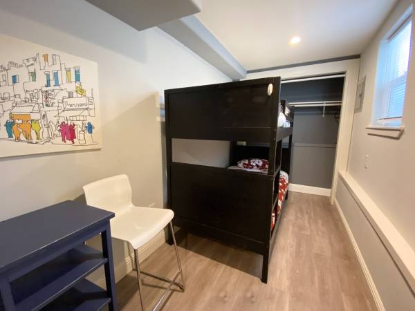 Fully Remodeled 1 Bedroom 1.5 Bath Garden Cottage With In Unit Laundry photo 4
