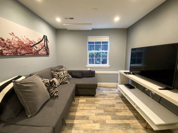 Fully Remodeled 1 Bedroom 1.5 Bath Garden Cottage With In Unit Laundry photo 5
