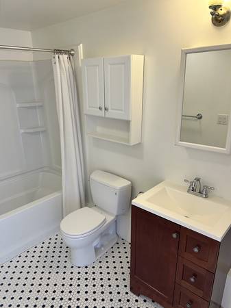 0BR/1BA Apartment · Berkeley photo 5