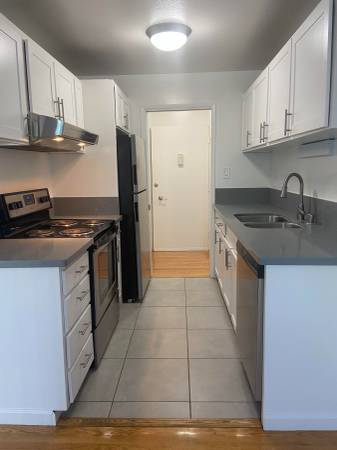 1BR/1BA Apartment · San Mateo photo 2