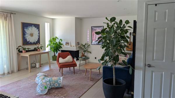 2BR/2BA Apartment · Larkspur photo 4