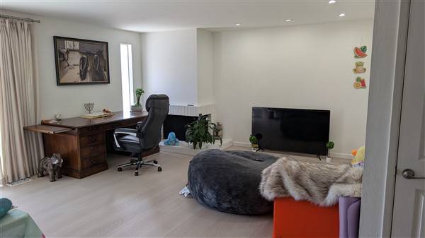 2BR/2BA Apartment · Larkspur photo 3