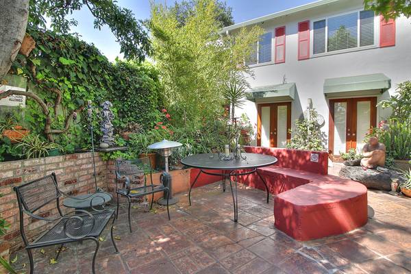 1BR/1BA Apartment · Mountain View photo 2