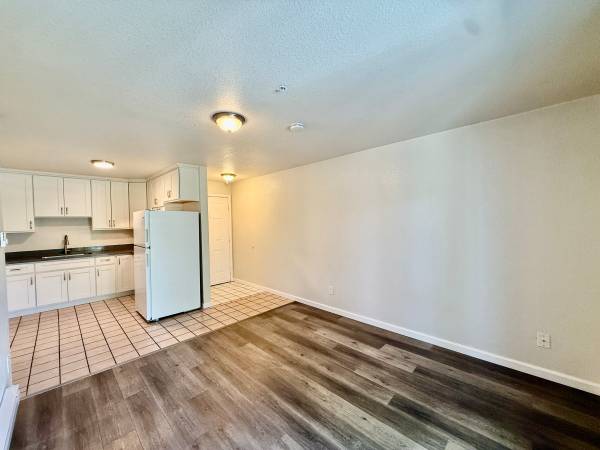3BR/1BA Apartment on Dixon Street · Hayward photo 4