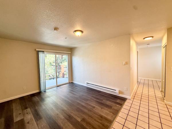 3BR/1BA Apartment on Dixon Street · Hayward photo 2