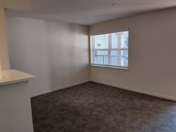 1BR/1BA Apartment on El Camino Real · Santa Clara photo 5