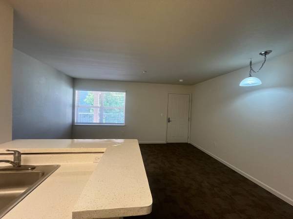 1BR/1BA Apartment on El Camino Real · Santa Clara