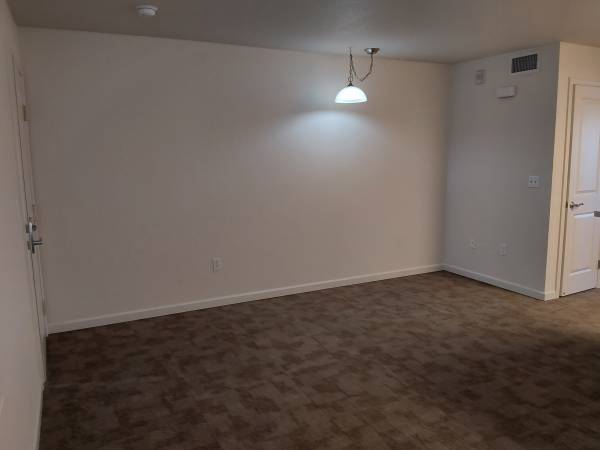 1BR/1BA Apartment on El Camino Real · Santa Clara photo 4