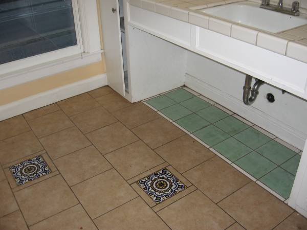 1BR/1BA Apartment · Oakland photo 4