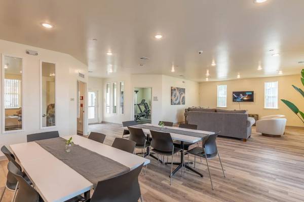 Apartments on Santa Rosa Avenue · Santa Rosa photo 2