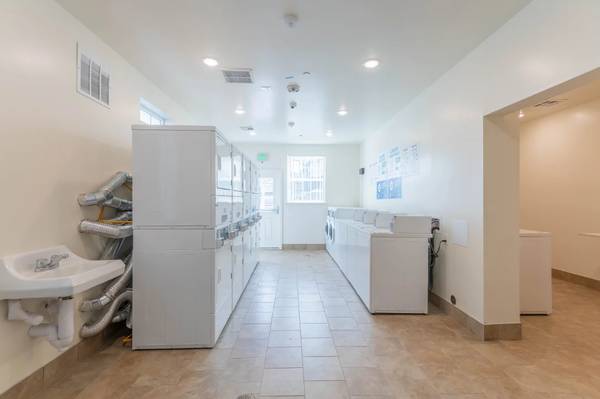 Apartments on Santa Rosa Avenue · Santa Rosa photo 3