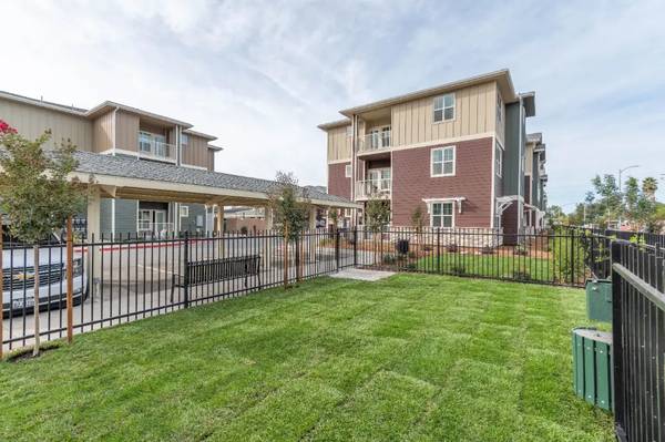 Apartments on Santa Rosa Avenue · Santa Rosa photo 5