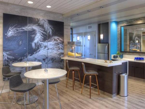 Apartments on Bayview Cir · San Francisco photo 5