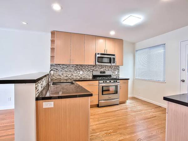 Apartments on 28th St · San Francisco photo 4