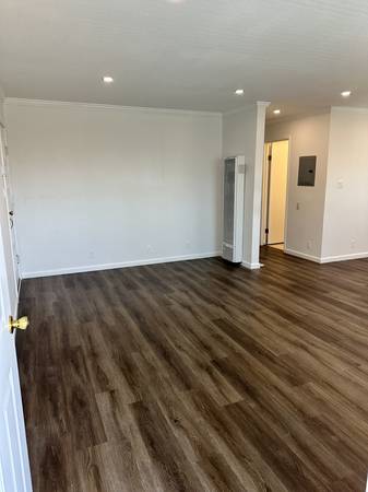 2BR/1BA Duplex · South San Francisco photo 2