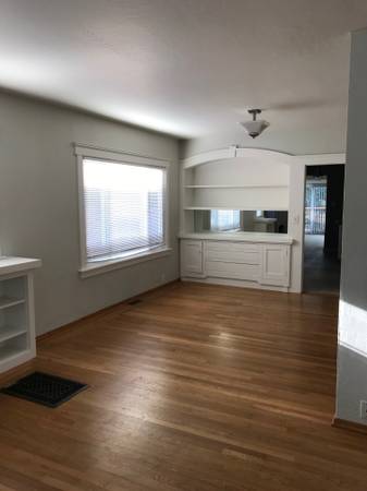 3BR/2BA Single Family House on East 22nd Street · Oakland photo 5