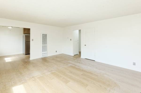 2BR/1BA Apartment · Hayward photo 4
