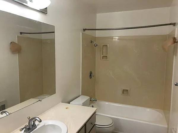 1BR/1BA Condo on Otis Dr · Alameda photo 5